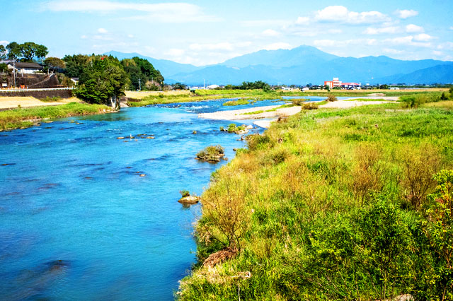  熊本県球磨郡あさぎり町の多良木相良線から眺めた球磨川